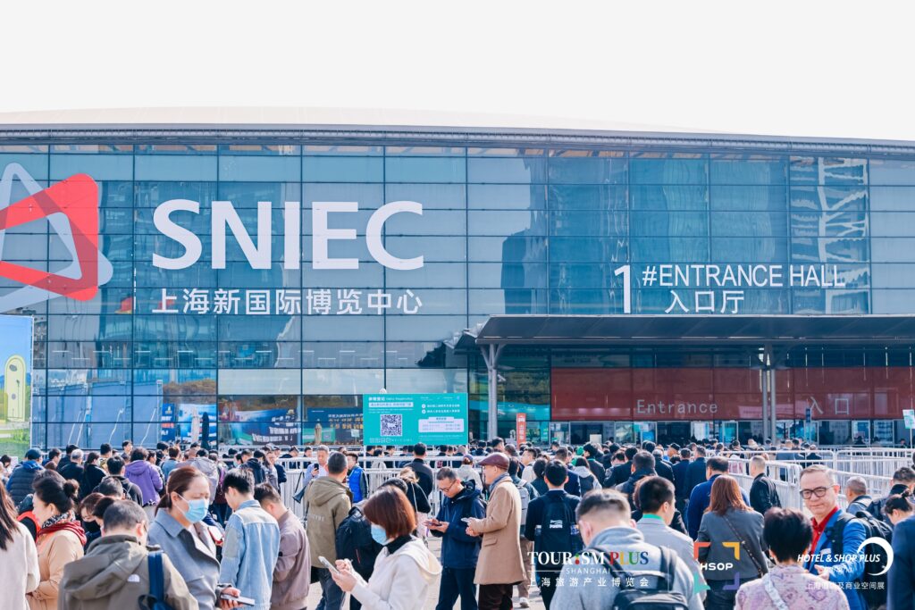 CCE 2025 Visitors are entering the exhibition hall